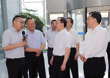 国务委员、国务院秘书长， 时任江苏省委书记吴政隆调研j9游戏科技